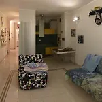 Apartment Piano Terra Con Giardino Vicino Al Mare *