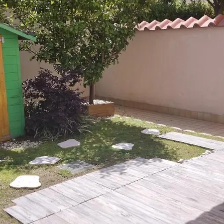 Piano Terra Con Giardino Vicino Al Mare Διαμέρισμα Βιαρέτζιο