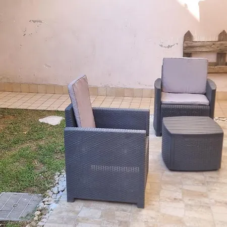 Piano Terra Con Giardino Vicino Al Mare