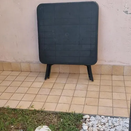 Апартаменти Piano Terra Con Giardino Vicino Al Mare В'яреджо