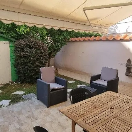 Апартаменти Piano Terra Con Giardino Vicino Al Mare
