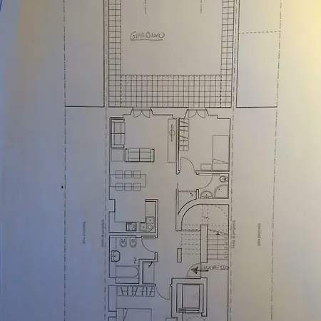 Appartamento Piano Terra Con Giardino Vicino Al Mare *