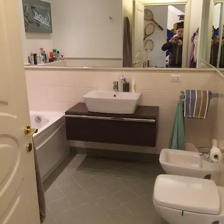 Piano Terra Con Giardino Vicino Al Mare Viareggio