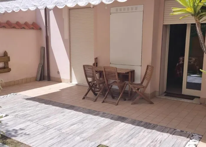 Piano Terra Con Giardino Vicino Al Mare Apartment