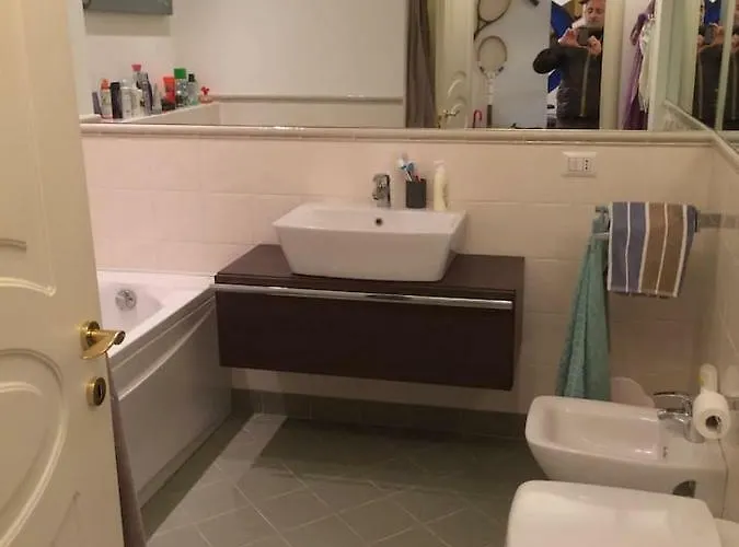 Piano Terra Con Giardino Vicino Al Mare Βιαρέτζιο